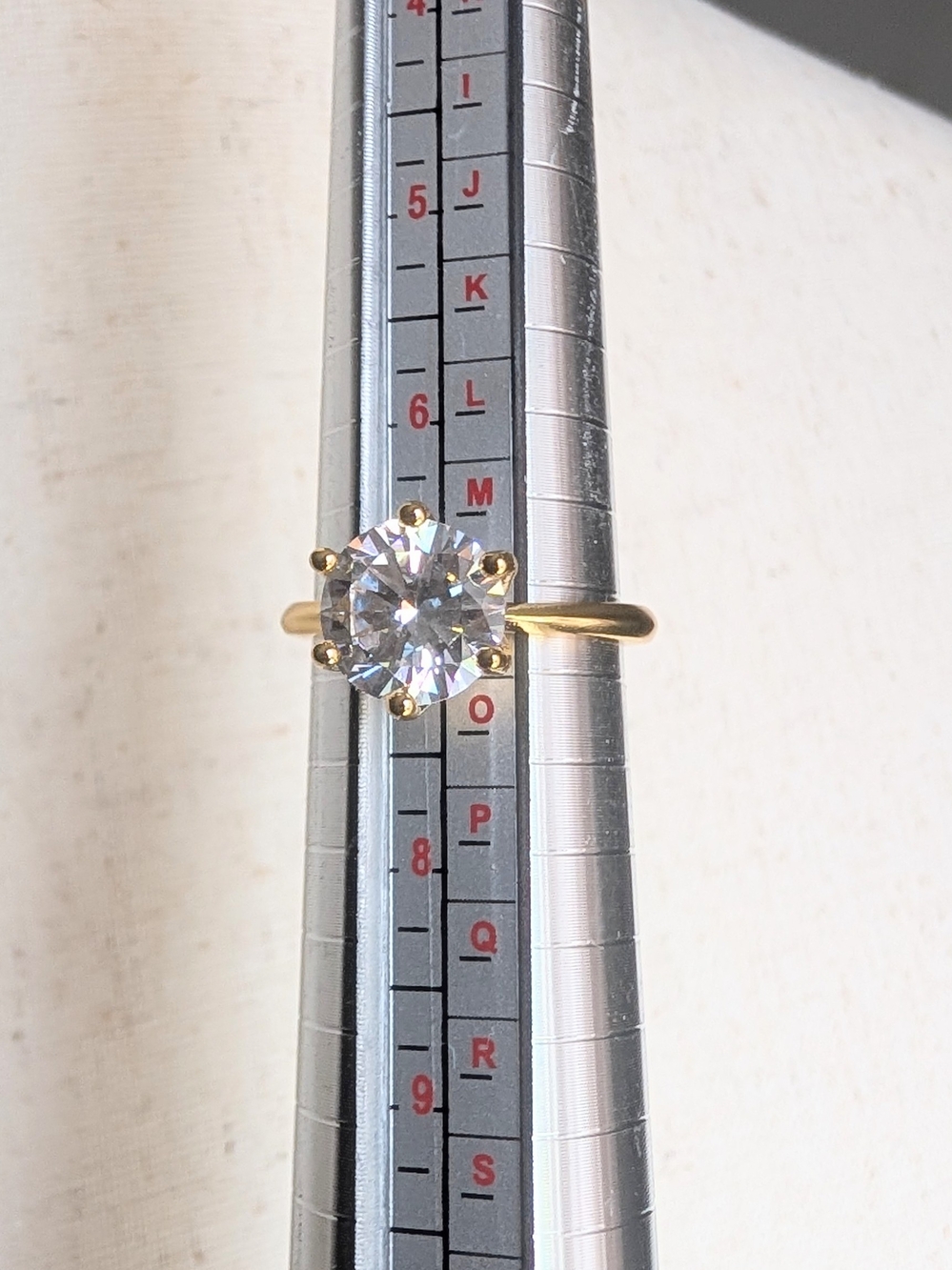 3 carat round brilliant cut Moissanite solitaire engagement ring. - Picture 7 of 8
